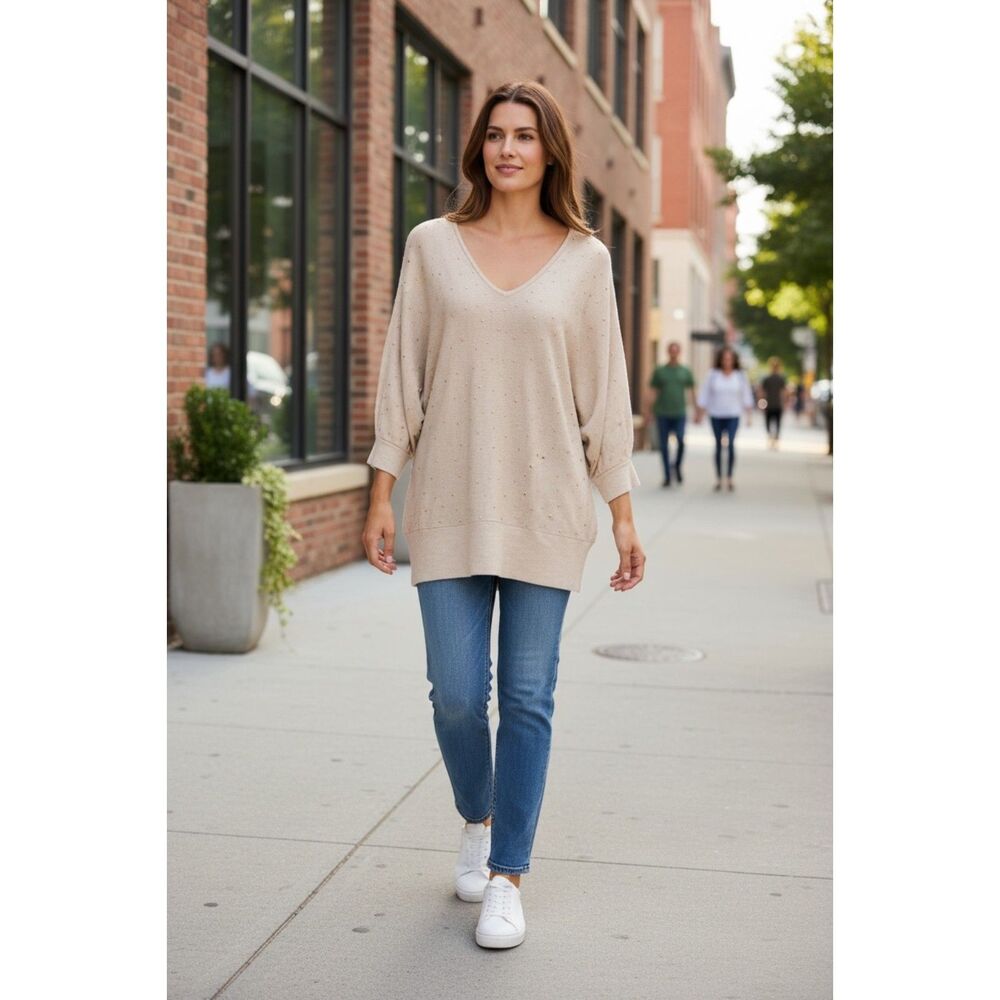 White House Black Market Cream Top Size L